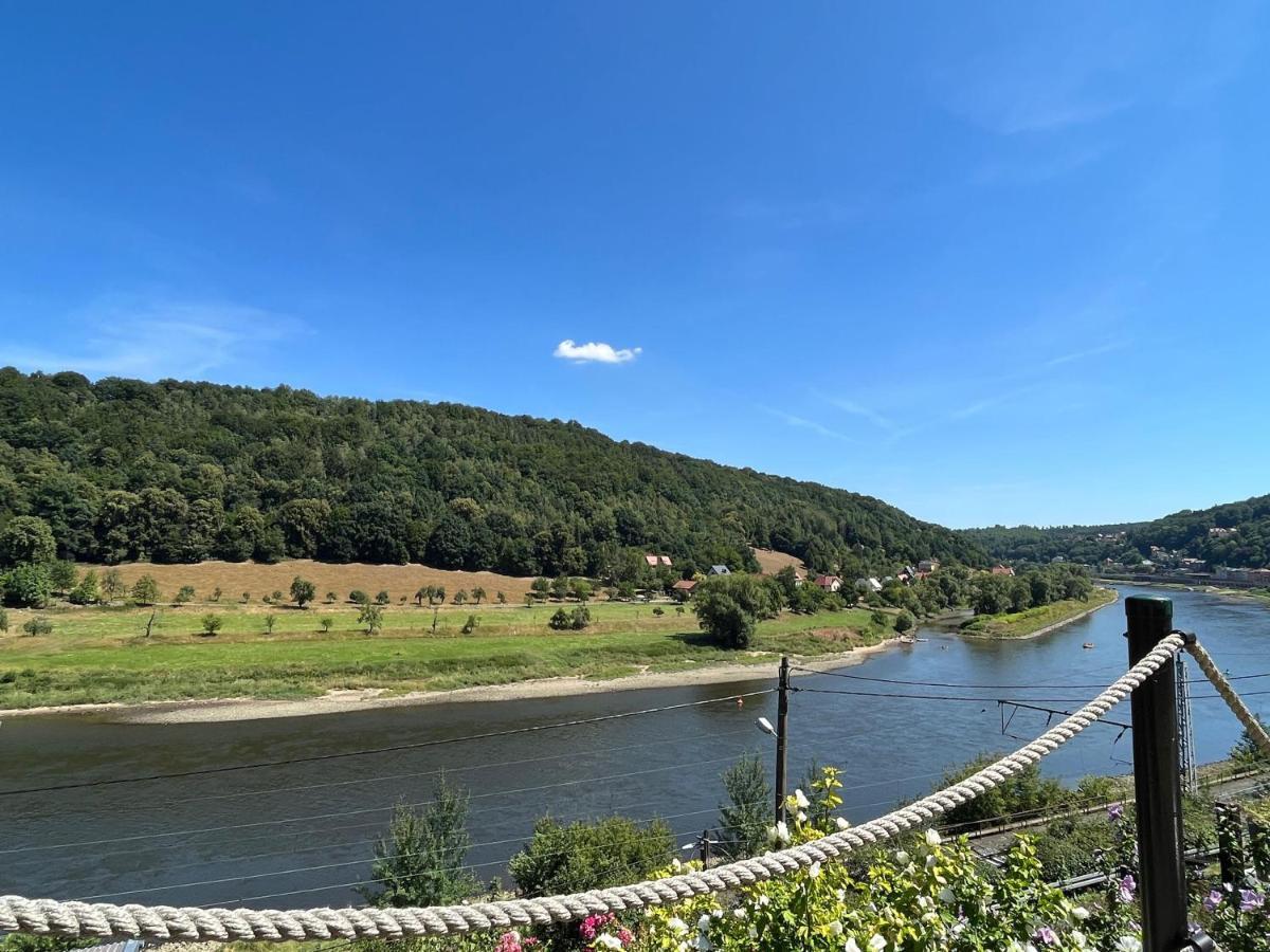 Saechsische-Schweiz-Ferienhaus-Wohnung-1-Mit-Elbblick-Sauna-Und-Kamin Königstein an der Elbe Exteriér fotografie